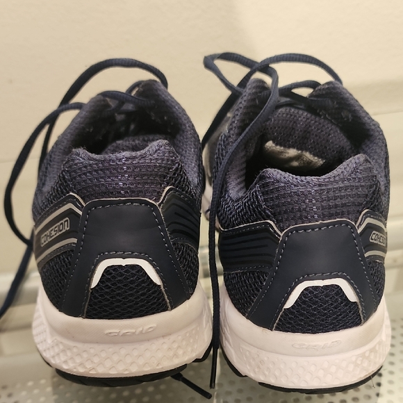 Saucony COHESION 10 Dark Blue and Silver Athletic Sneakers - Picture 3 of 9